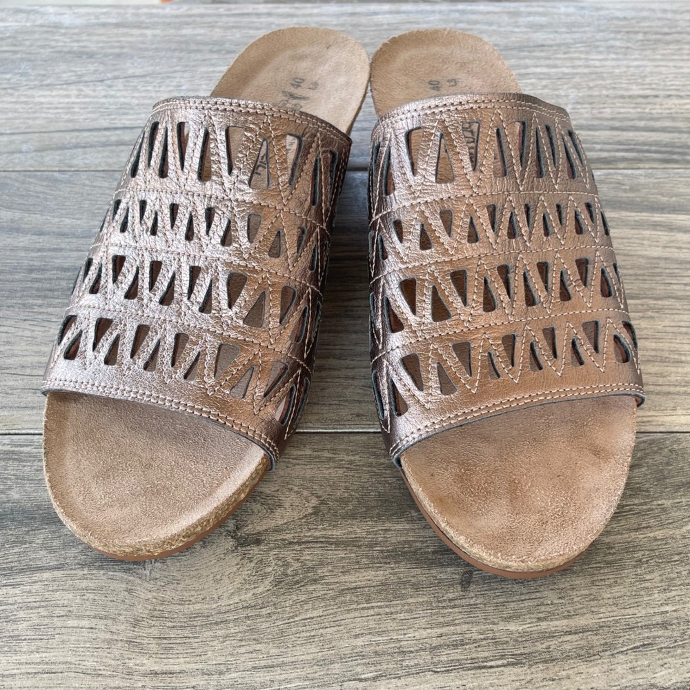 Naot Wedge Sandals Women 9 EU 40 Brown Metallic Leather Laser Cut Slides Slip On